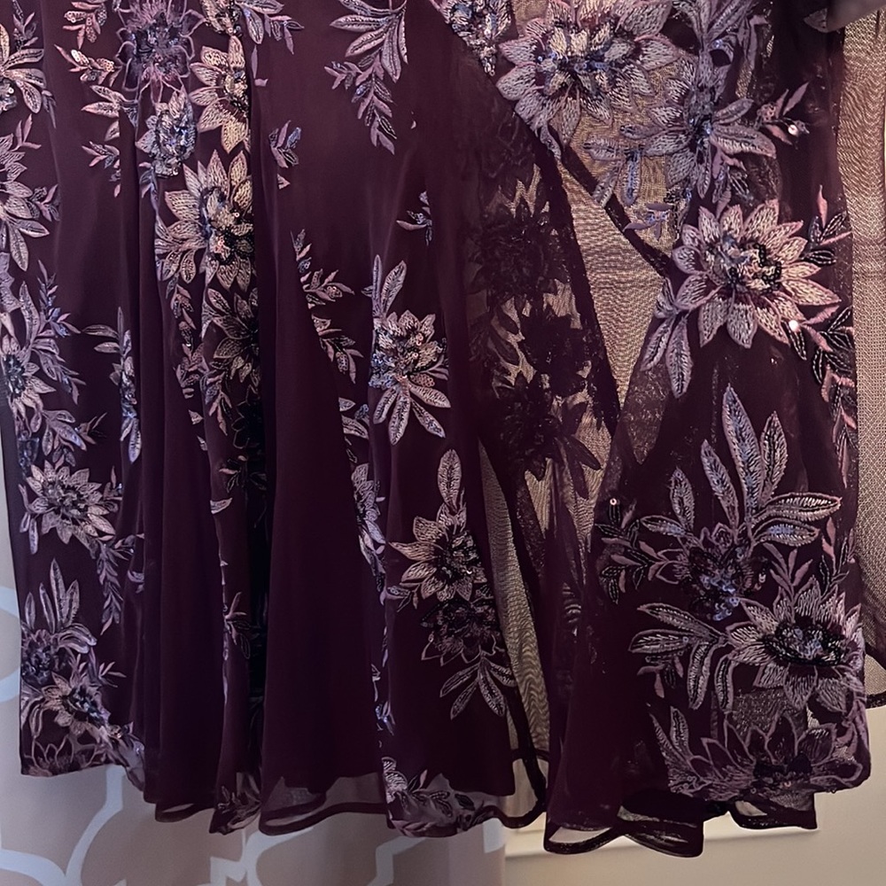 R & M RICHARDS PLUM WINE GOWN - Picture 11 of 15
